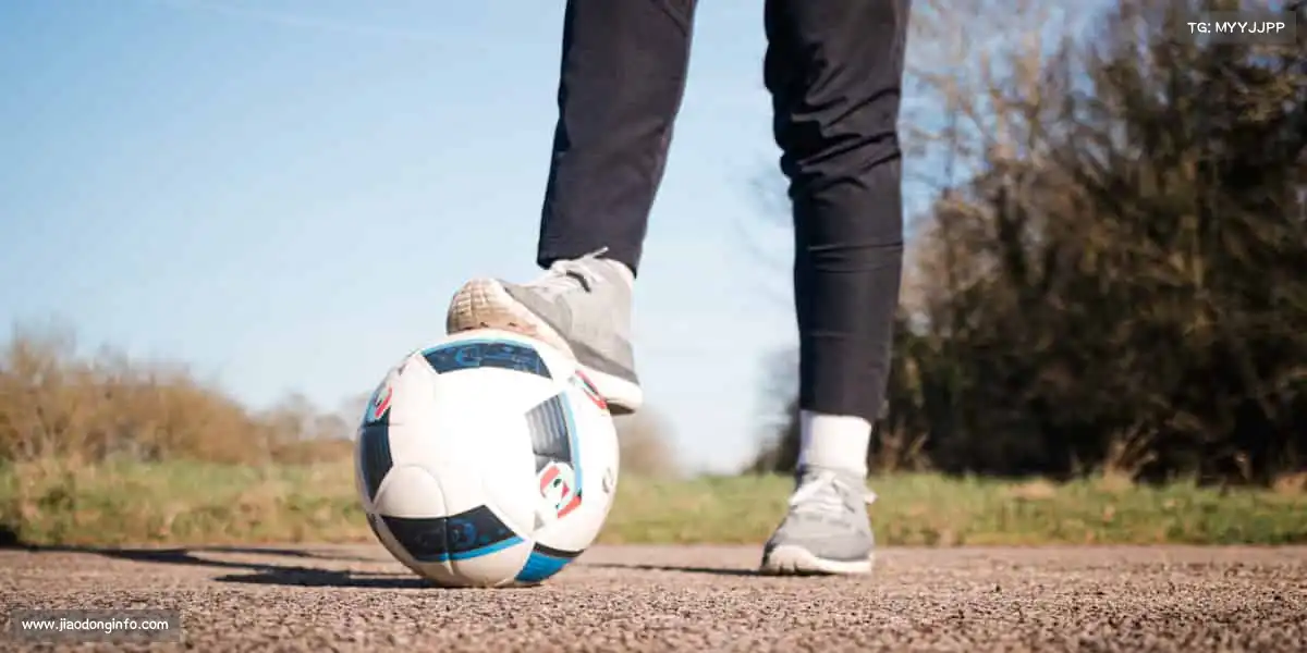 多宝电竞泳池里的每一次摆臂,都是向极限发起的挑战!🏊